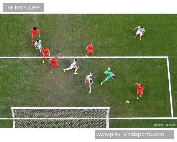 深入解析足球352阵型的战术特点与实战应用技巧 深入解析足球352阵型的战术特点与实战应用技巧